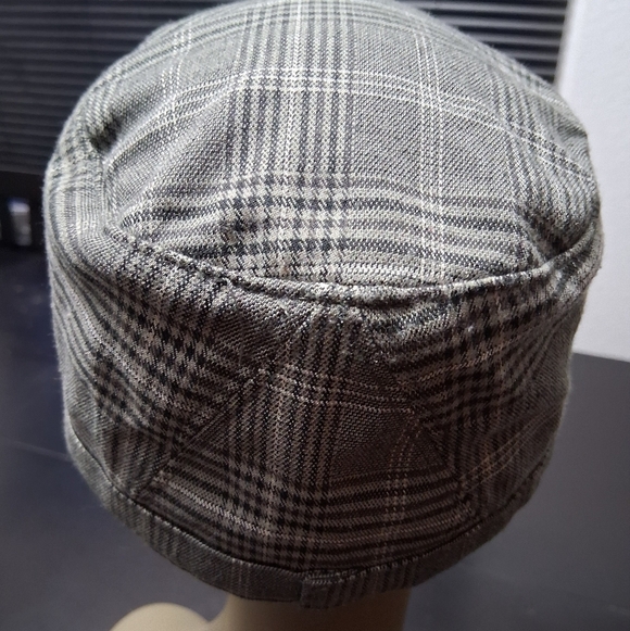 Stylish Gray Plaid Women's Cap    Size L/XL - Picture 3 of 6